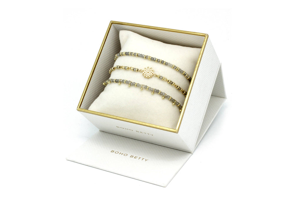 Boho Betty - White Bracelet box with Cushion